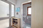 Eingangsbereich und separates WC EG - 5 Zimmer Einfamilienhaus in Remchingen / Nöttingen