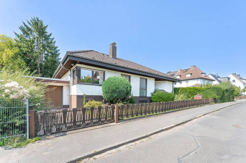 Garage - 7 Zimmer Einfamilienhaus in Kassel