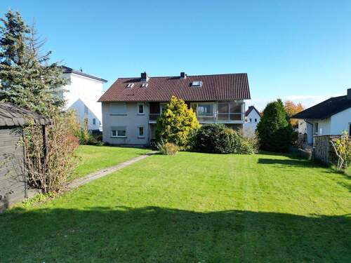 Rückansicht mit Garten - 