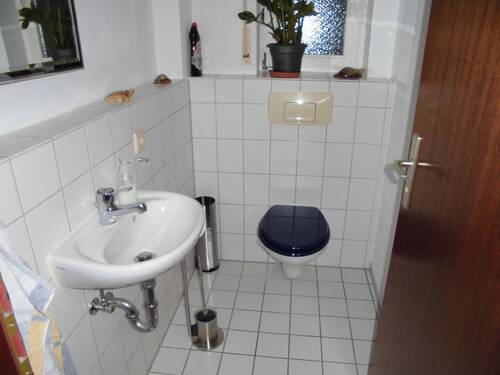 Gästetoilette - Etagenwohnung mit 99,00 m&sup2; in Niefern-Öschelbronn zur Miete