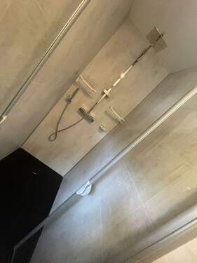 Zweites Badezimmer - 