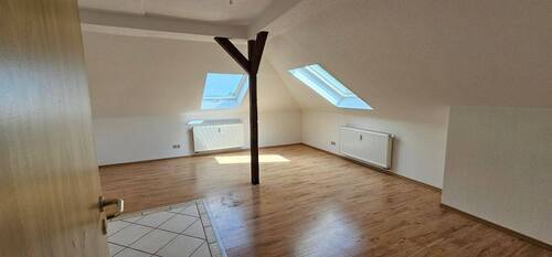 Wohnzimmer - 2 Zimmer Etagenwohnung in Burgstädt