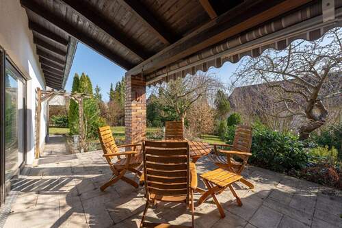 Terrasse + Garten - Einfamilienhaus mit 140,00 m&sup2; in Markt Erlbach zum Kaufen