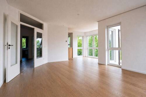 Wohnzimmer Perspektive A - Helle, modernisierte 3-Zimmer-Wohnung mit großem Balkon im grünen Berlin-Heiligensee