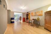 Wohnlicher Raum im Souterrain - 