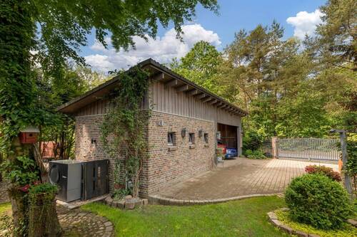 Garage mit Abstellraum - 
