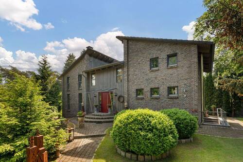 Vorderansicht - 7 Zimmer Einfamilienhaus in Buchholz in der Nordheide