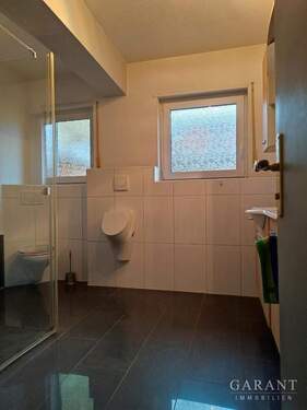 Badezimmer mit bodengleicher Dusche EG - 