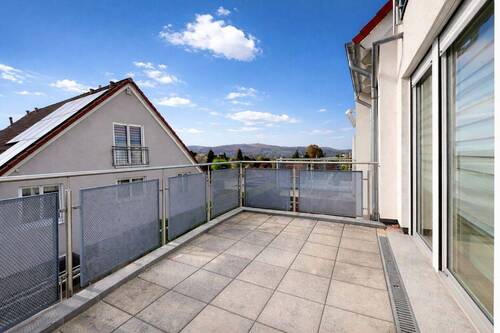 Balkon nach Süd-Osten - 82 m² große ETW mit großem Balkon, Tageslichtbad, Gäste-WC und Tiefgaragenstellplatz