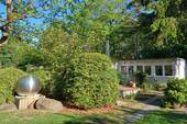 Garten mit Nebengelass - 