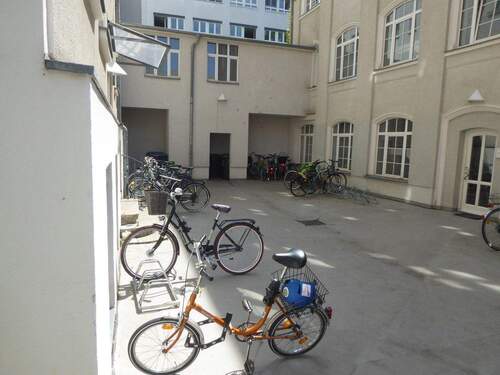 Hofansicht - 2 Zimmer Etagenwohnung zur Miete in Leipzig