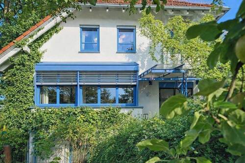 Familienparadies! - +++SONNIGES FAMILIENPARADIES IN BESTER WOHNLAGE +++ Modernes Einfamilienhaus mit Einliegerwohnung, Doppelgarage,Carport, Pool!