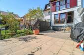 Terrasse Bild 2 - Einziehen und Wohlfühlen - Doppelhaushälfte mit großer Terrasse ; Garage und 4 Außenstellplätze