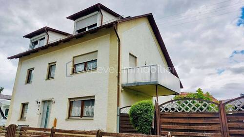 Vorderansicht - Gestalten Sie selbst: Freistehendes Haus mit großem Grundstück in familienfreundlicher Lage