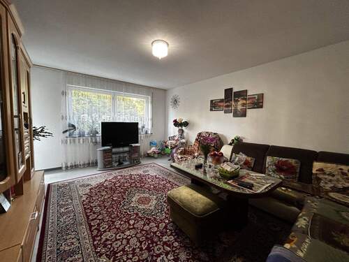 Wohnzimmer - 2 Zimmer Etagenwohnung zum Kaufen in Kassel