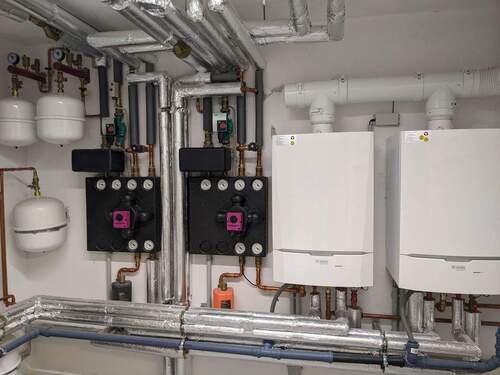 Zwei eigenständige Heizungsanlagen mit WW-Versorgung.jpg - 