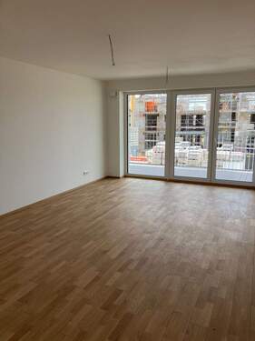 Wohnzimmer - 4 Zimmer Etagenwohnung zur Miete in Schweinfurt