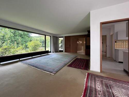 Wohnzimmer mit Zugang zur Küche - 