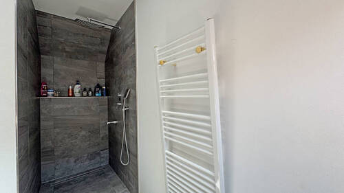 Badezimmer-Dusche-2.-OG - 