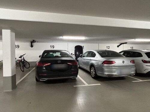 Zwei Tiefgaragenstellplätze - 