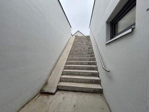 Kelleraußentreppe mit Schieberampe für Fahrräder - 