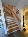 Massive Holztreppe zum Obergeschoss - 