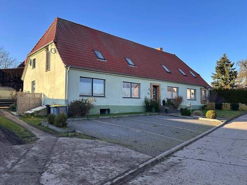 Hausansicht - 9 Zimmer Mehrfamilienhaus, Wohnhaus zum Kaufen in Jürgenshagen
