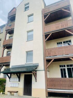 Haus hinten.JPG - 2 Raum Wohnung mit Balkon - 384,00&nbsp;EUR Kaltmiete, ca.&nbsp; 64,00&nbsp;m&sup2;&nbsp;Wohnfl&auml;che