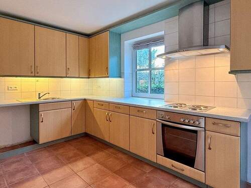 Küche mit Einbauküche - 