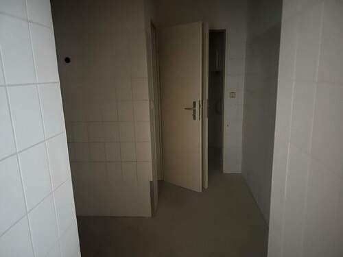 WC/Dusche - Gewerbeobjekt (Büro, Produktion, Verkauf) in Halle (Saale) zur Miete