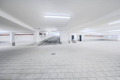 Geräumige Tiefgarage - 