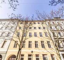 Sehr gute ruhige Kiezlage Vermietete 2 Zimmer Wohnung mit Balkon und Garage - Berlin Kreuzberg