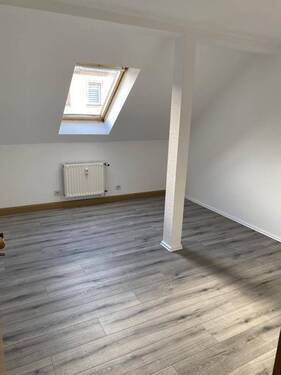 Schlafzimmer - 3 Zimmer Etagenwohnung zur Miete in Mittweida
