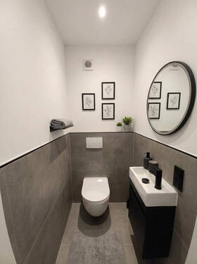 zweite WC - Etagenwohnung mit 13,00 m&sup2; in München zur Miete