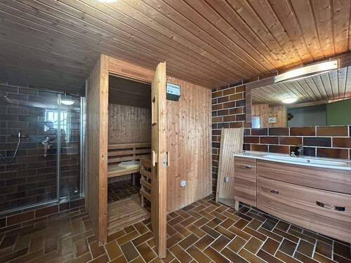 Sauna mit Dusche im KG - 