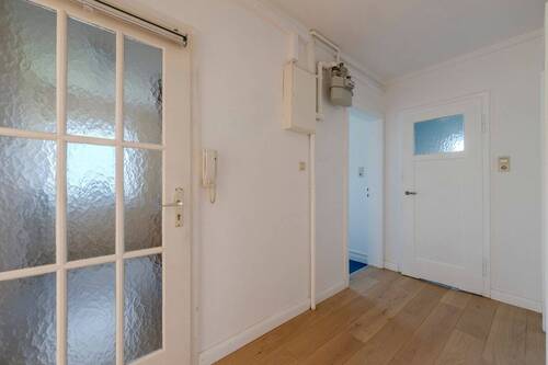 Flur Obergeschoss - Mehrfamilienhaus, Wohnhaus mit 210,00 m&sup2; in Stuttgart zum Kaufen