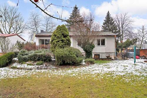 Rückseitenansicht - 4 Zimmer Einfamilienhaus in Berlin