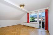 Helles Zimmer mit Zugang zum Süd-West-Balkon - Etagenwohnung mit 61,40 m&sup2; in Garmisch-Partenkirchen zum Kaufen