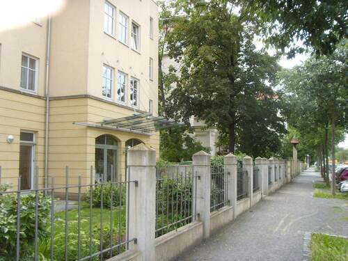 Hauseingang - 2 Zimmer Etagenwohnung in Dresden