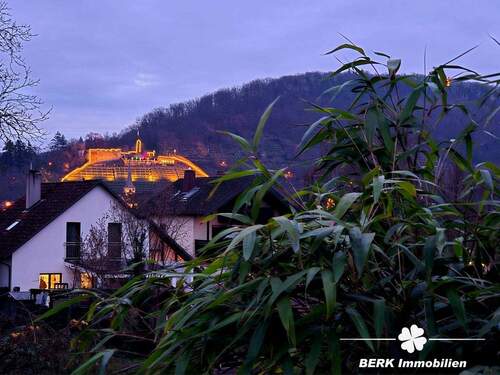 Blick auf die Burg - Einfamilienhaus mit 157,40 m&sup2; in Klingenberg am Main zum Kaufen