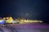 Strand mit Beleuchtung - 