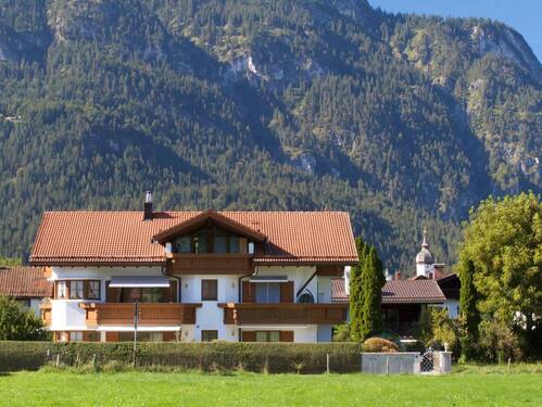 4-Zimmer-Dachgeschoss-Wohnung mit Bergblick - 4 Zimmer Etagenwohnung in Garmisch-Partenkirchen