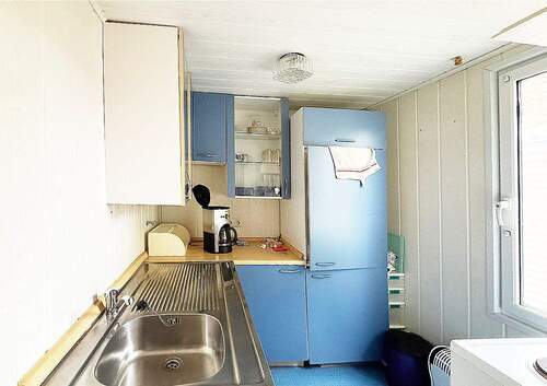 ...mit separater Küche farblich ansprechend - 