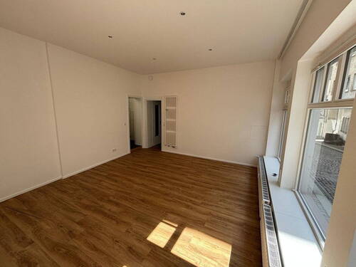 Wohnzimmer - 2 Zimmer Etagenwohnung zur Miete in Marburg