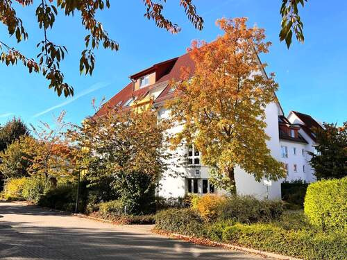 Hausansicht - 3 Zimmer Etagenwohnung zum Kaufen in Rostock