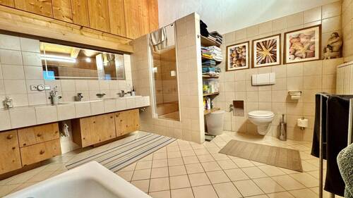 grosses Badezimmer - 