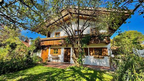 Haus Ostseite - 6 Zimmer Einfamilienhaus zum Kaufen in Grosskarolinenfeld