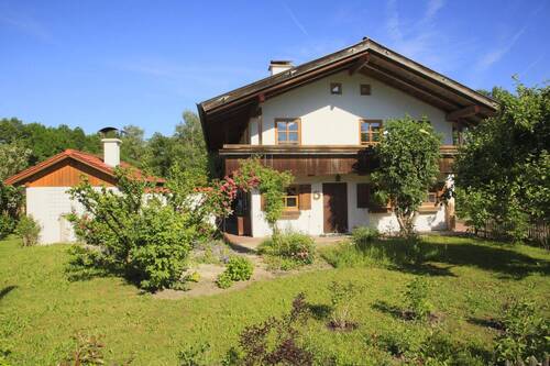 Haus Strassen-/Ostseite - 