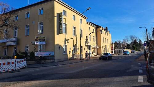 Außenansicht - Gewerbeeinheit direkt an B172 für Büro Laden Praxis
