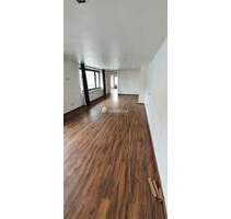 Charmantes, kernsaniertes MFH in ruhiger Lage mit vier Wohneinheiten und großem Garten - Titz Rödingen